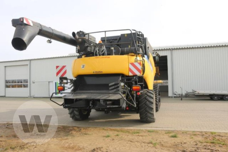 New Holland CR 9090 SCR - Θεριζοαλωνιστική μηχανή: φωτογραφία 4 New Holland CR 9090 SCR - Θεριζοαλωνιστική μηχανή: φωτογραφία 4