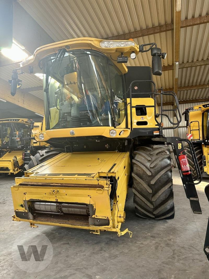 New Holland CR 9090 - Θεριζοαλωνιστική μηχανή: φωτογραφία 3 New Holland CR 9090 - Θεριζοαλωνιστική μηχανή: φωτογραφία 3