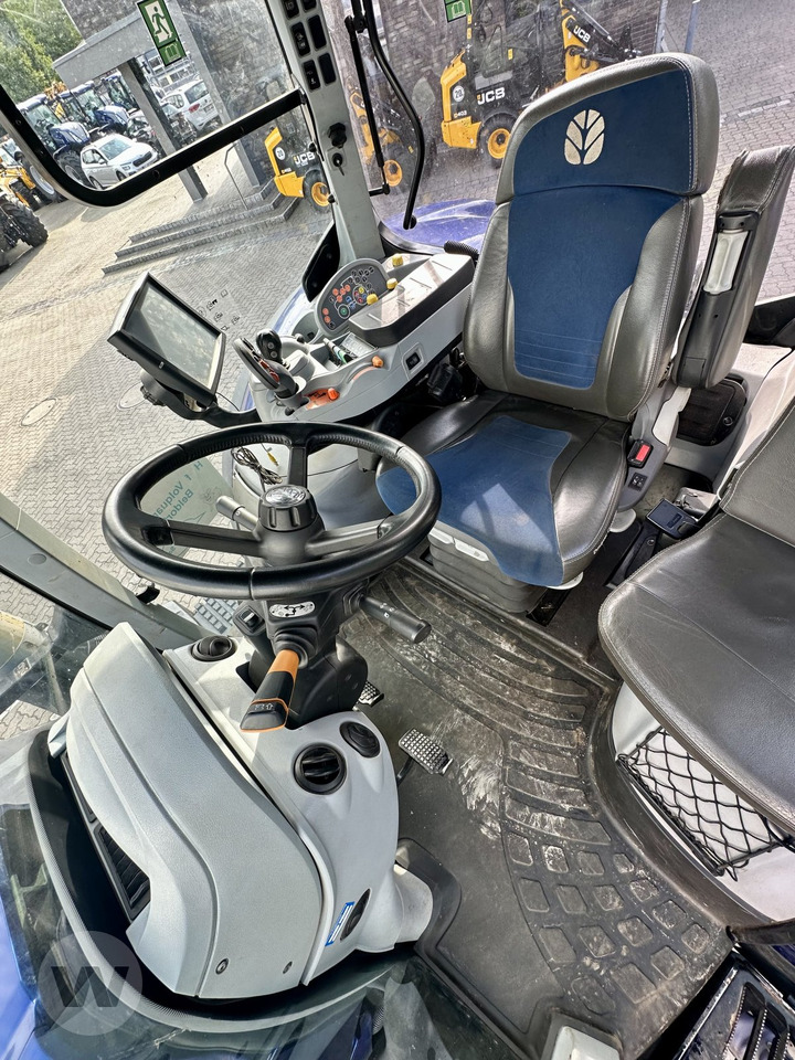 Τρακτέρ New Holland T 7.270 AC: φωτογραφία 12 Τρακτέρ New Holland T 7.270 AC: φωτογραφία 12