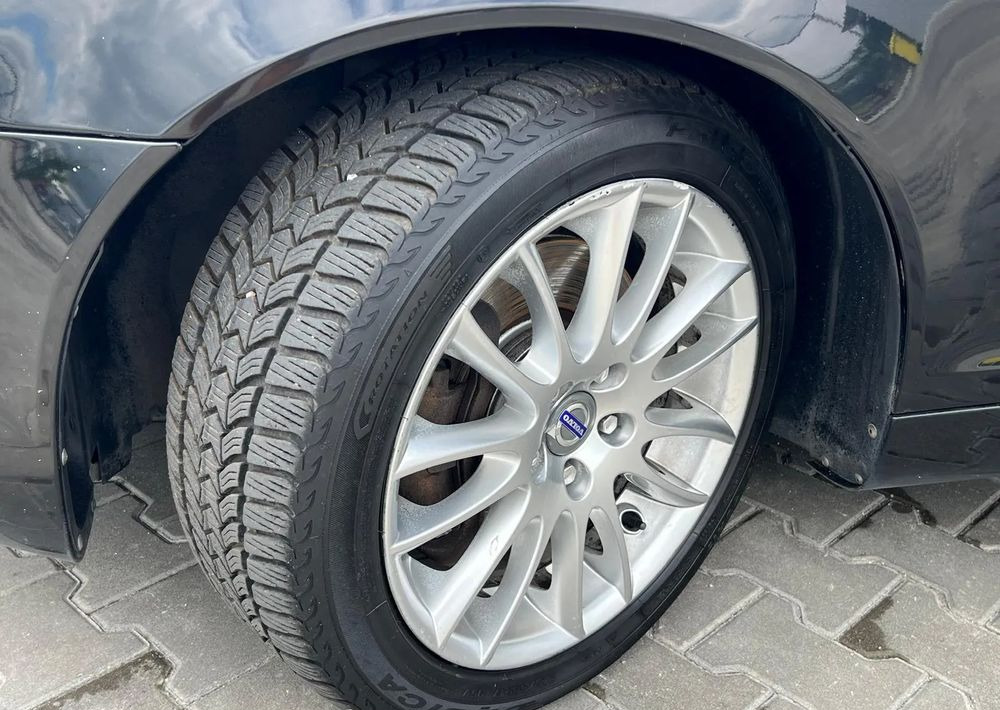 Volvo C70 2.4 Momentum - Αυτοκίνητο: φωτογραφία 2 Volvo C70 2.4 Momentum - Αυτοκίνητο: φωτογραφία 2