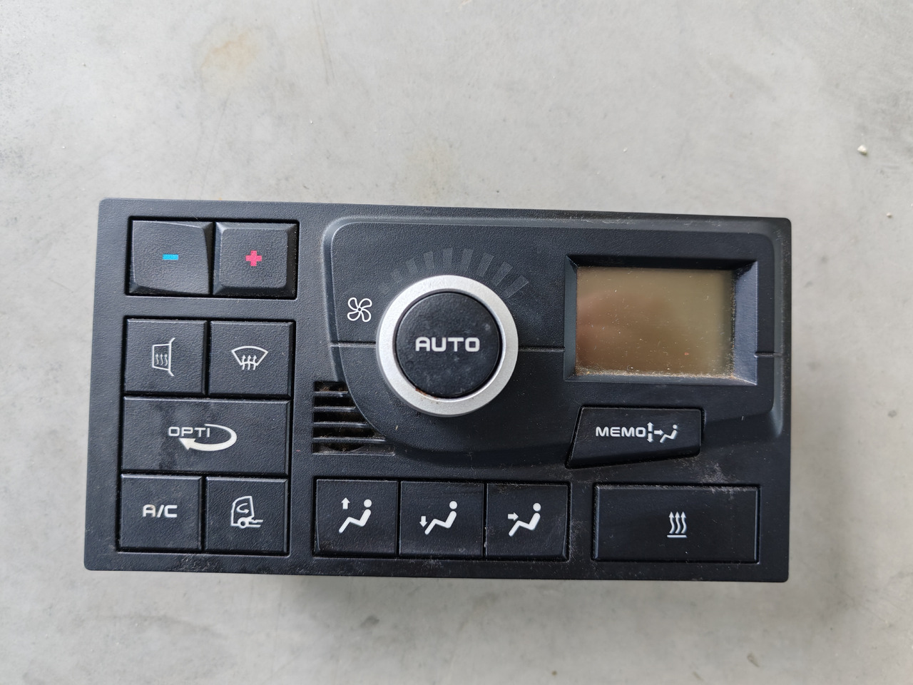 RENAULT RANGE T / AC CONTROL PANEL / 22247443 - Ανταλλακτικό AC: φωτογραφία 1 RENAULT RANGE T / AC CONTROL PANEL / 22247443 - Ανταλλακτικό AC: φωτογραφία 1