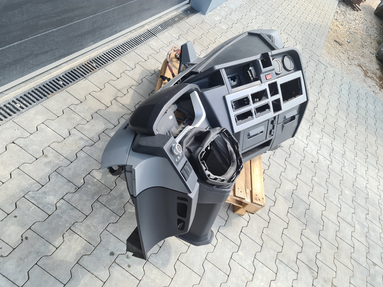 RENAULT RANGE T / COMPLETE DASHBOARD - Ταμπλό αυτοκινήτου: φωτογραφία 2 RENAULT RANGE T / COMPLETE DASHBOARD - Ταμπλό αυτοκινήτου: φωτογραφία 2