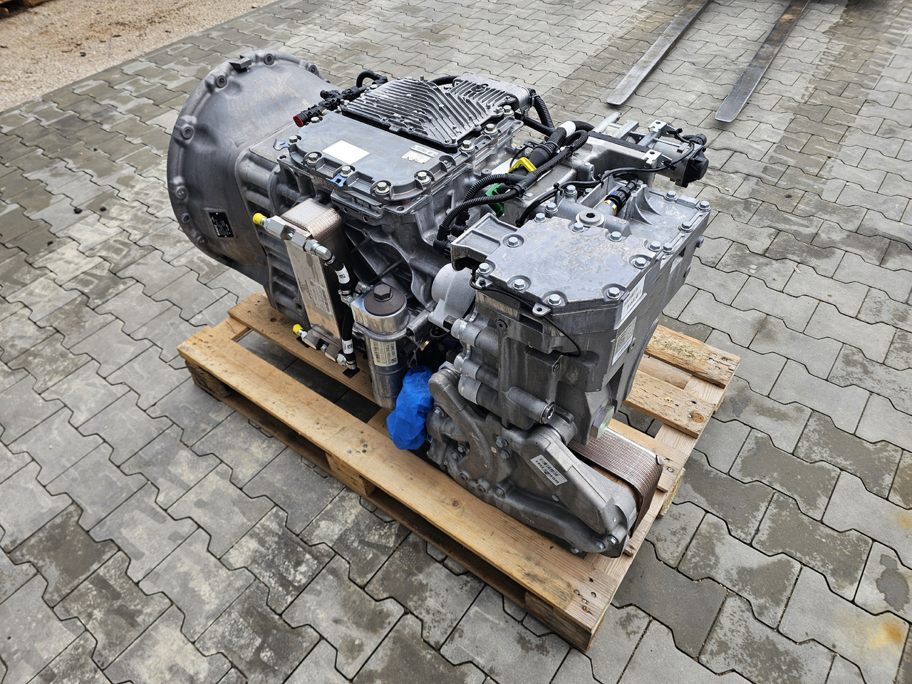 RENAULT VOLVO GEARBOX / AT2612 G TRAG-G / RETARDER / NEVER USED / WORLDWIDE DELIVERY - Κιβώτιο ταχυτήτων: φωτογραφία 5 RENAULT VOLVO GEARBOX / AT2612 G TRAG-G / RETARDER / NEVER USED / WORLDWIDE DELIVERY - Κιβώτιο ταχυτήτων: φωτογραφία 5