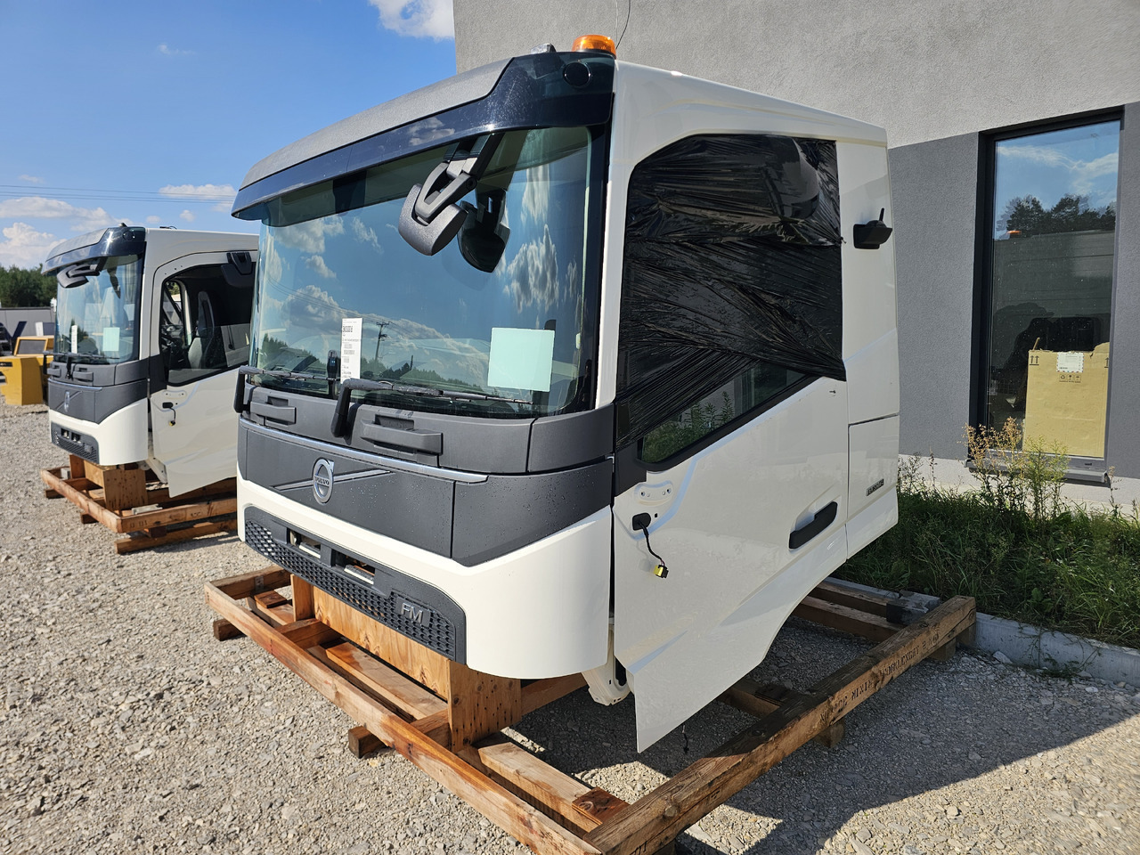 VOLVO FM5 FMX LOW DAY CAB / FULLY COMPLETE / BRAND NEW - Καμπίνα: φωτογραφία 2 VOLVO FM5 FMX LOW DAY CAB / FULLY COMPLETE / BRAND NEW - Καμπίνα: φωτογραφία 2
