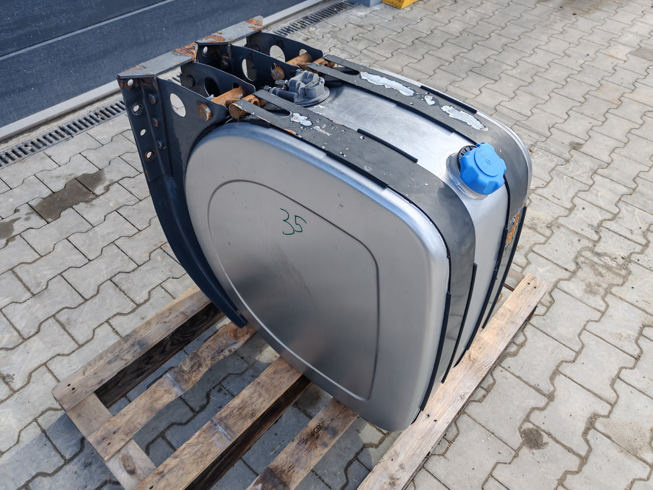 VOLVO RENAULT / COMPLETE ADBLUE TANK / 21065425 - Μονάδα ρεζερβουάρ AdBlue: φωτογραφία 3 VOLVO RENAULT / COMPLETE ADBLUE TANK / 21065425 - Μονάδα ρεζερβουάρ AdBlue: φωτογραφία 3