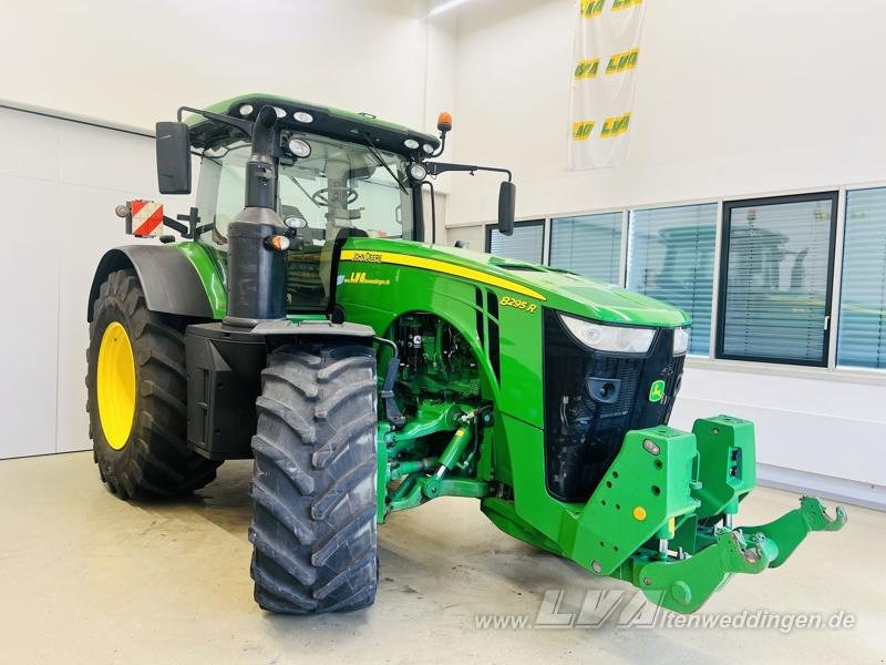 John Deere 8295R FH+FZW - Τρακτέρ: φωτογραφία 3 John Deere 8295R FH+FZW - Τρακτέρ: φωτογραφία 3