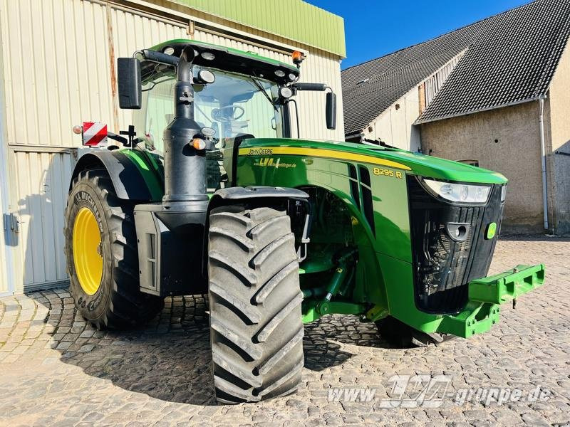 John Deere 8295R e23 PowerShift - Τρακτέρ: φωτογραφία 2 John Deere 8295R e23 PowerShift - Τρακτέρ: φωτογραφία 2