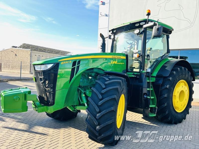John Deere 8320R E23-PowerShift - Τρακτέρ: φωτογραφία 4 John Deere 8320R E23-PowerShift - Τρακτέρ: φωτογραφία 4