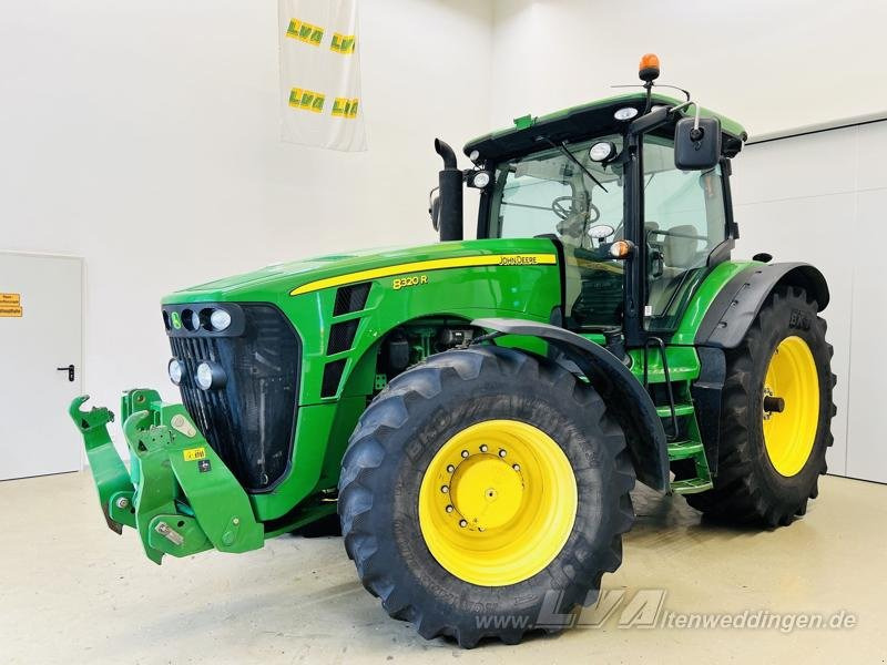 John Deere 8320R - Τρακτέρ: φωτογραφία 1 John Deere 8320R - Τρακτέρ: φωτογραφία 1