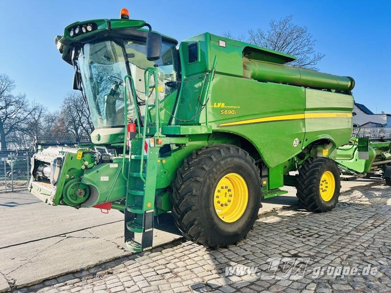 John Deere S690 - Θεριζοαλωνιστική μηχανή: φωτογραφία 1 John Deere S690 - Θεριζοαλωνιστική μηχανή: φωτογραφία 1