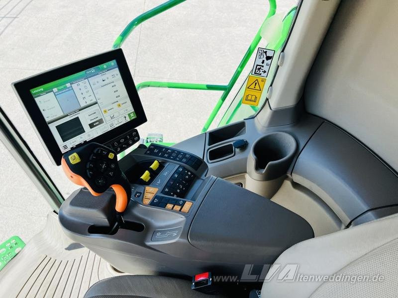 Θεριζοαλωνιστική μηχανή John Deere S790: φωτογραφία 8