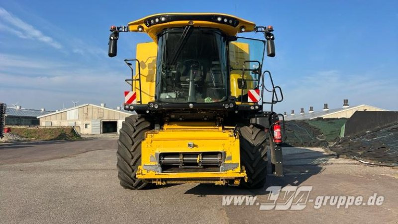 New Holland CR9.90 - Θεριζοαλωνιστική μηχανή: φωτογραφία 4 New Holland CR9.90 - Θεριζοαλωνιστική μηχανή: φωτογραφία 4