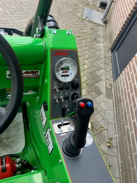 AVANT 423 TDL miniloader - Σπαστός φορτωτής: φωτογραφία 4 AVANT 423 TDL miniloader - Σπαστός φορτωτής: φωτογραφία 4