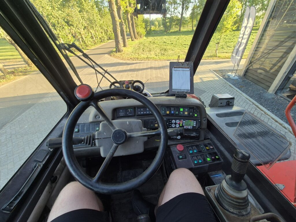 Τηλεσκοπικός φορτωτής MANITOU MRT 2150 M-series: φωτογραφία 13 Τηλεσκοπικός φορτωτής MANITOU MRT 2150 M-series: φωτογραφία 13