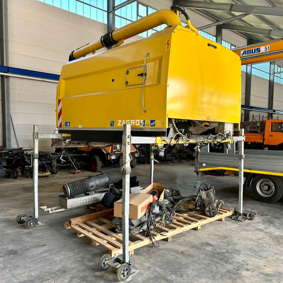 Unimog Aufbaukehrmaschine Trilety SK-370 - Σάρωθρο δρόμων: φωτογραφία 1 Unimog Aufbaukehrmaschine Trilety SK-370 - Σάρωθρο δρόμων: φωτογραφία 1