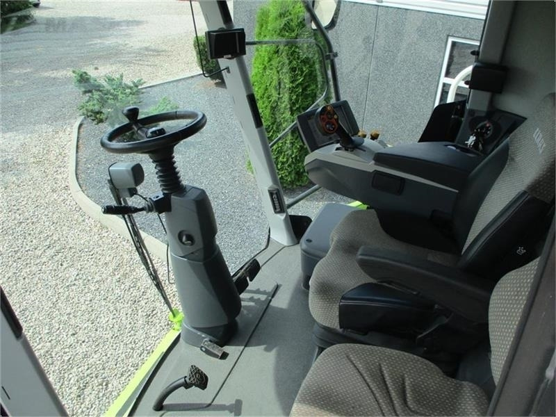 Claas LEXION 750 Gårdmaskine med kun 1480timer og V900 s - Θεριζοαλωνιστική μηχανή: φωτογραφία 4 Claas LEXION 750 Gårdmaskine med kun 1480timer og V900 s - Θεριζοαλωνιστική μηχανή: φωτογραφία 4