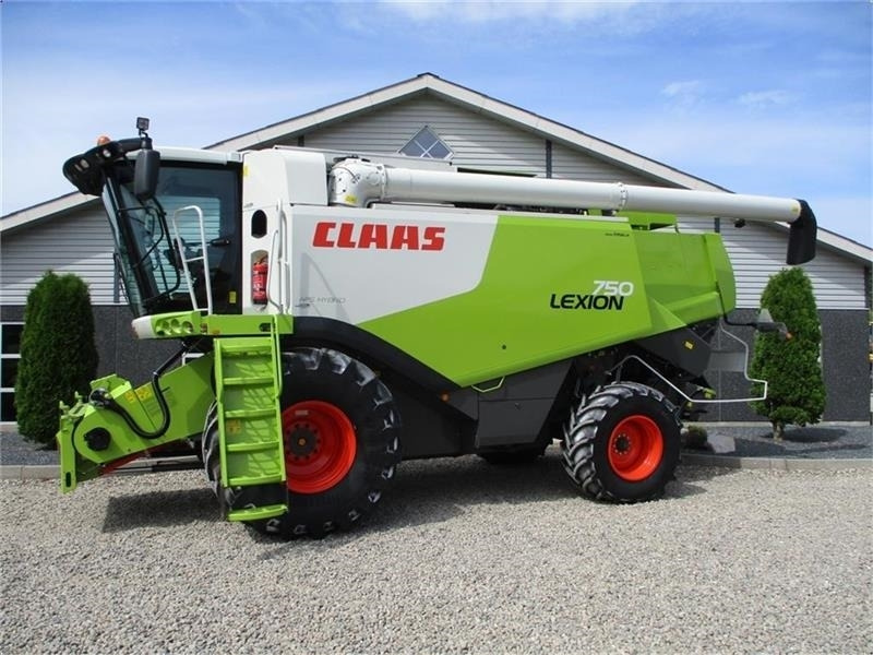 Claas LEXION 750 Gårdmaskine med kun 1480timer og V900 s - Θεριζοαλωνιστική μηχανή: φωτογραφία 1 Claas LEXION 750 Gårdmaskine med kun 1480timer og V900 s - Θεριζοαλωνιστική μηχανή: φωτογραφία 1