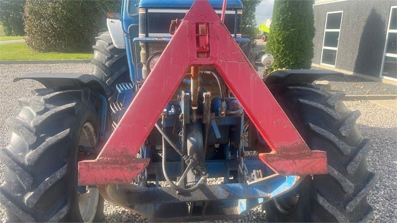 Ford 8210 Force II Med frontlift - Τρακτέρ: φωτογραφία 4 Ford 8210 Force II Med frontlift - Τρακτέρ: φωτογραφία 4