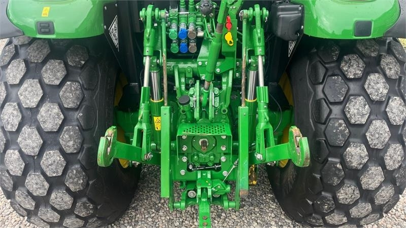 John Deere 5090 M Med græsdæk - Τρακτέρ: φωτογραφία 4 John Deere 5090 M Med græsdæk - Τρακτέρ: φωτογραφία 4