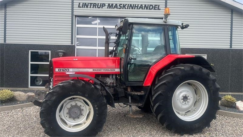 Massey Ferguson 8120 DYNA 4 Med frontlift - Τρακτέρ: φωτογραφία 1 Massey Ferguson 8120 DYNA 4 Med frontlift - Τρακτέρ: φωτογραφία 1