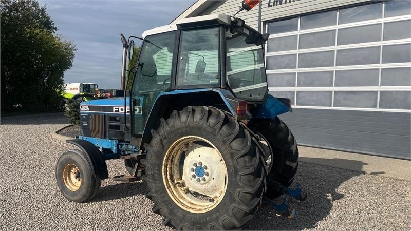 New Holland 5640 SL Dualpower - Τρακτέρ: φωτογραφία 3 New Holland 5640 SL Dualpower - Τρακτέρ: φωτογραφία 3