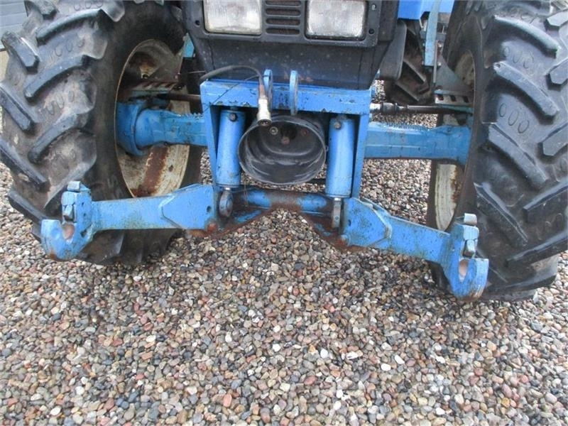 New Holland 8240 SLE Med frontlift og frontPTO - Τρακτέρ: φωτογραφία 4 New Holland 8240 SLE Med frontlift og frontPTO - Τρακτέρ: φωτογραφία 4