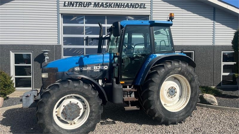New Holland 8360 Rangecommand - Τρακτέρ: φωτογραφία 1 New Holland 8360 Rangecommand - Τρακτέρ: φωτογραφία 1