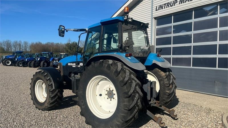 Τρακτέρ New Holland 8360 med 4stk fabriksnye dæk til. Super stærk tra: φωτογραφία 6