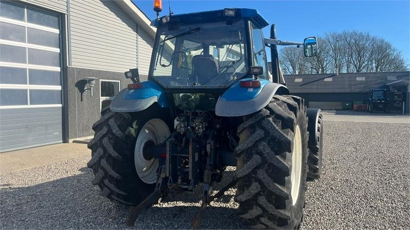 Τρακτέρ New Holland 8360 med 4stk fabriksnye dæk til. Super stærk tra: φωτογραφία 14