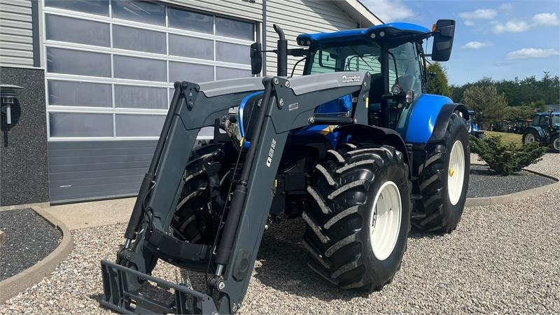 Τρακτέρ New Holland T7.270 AC med frontlift og frontlæsser: φωτογραφία 15
