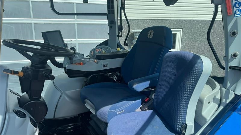 Τρακτέρ New Holland T7.270 AC med frontlift og frontlæsser: φωτογραφία 6