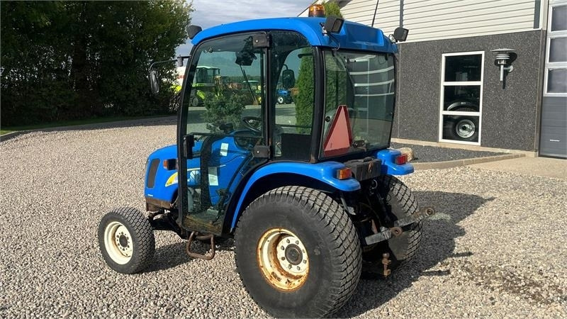 New Holland TC35DA Hydrostat - Τρακτέρ: φωτογραφία 3 New Holland TC35DA Hydrostat - Τρακτέρ: φωτογραφία 3