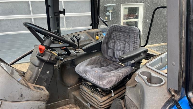 New Holland TM150 Med frontlift - Τρακτέρ: φωτογραφία 5 New Holland TM150 Med frontlift - Τρακτέρ: φωτογραφία 5