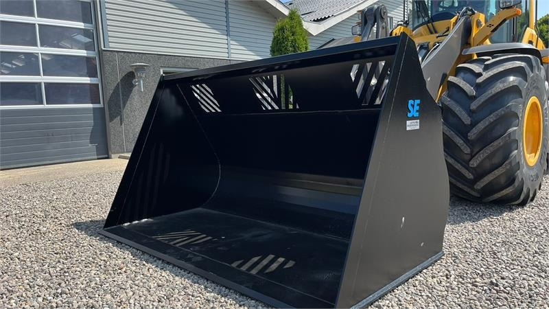 SE AB 4m3 skovl med Volvo beslag på. Den er 2.75m - Κουβάς για Κατασκευή μηχανήματα: φωτογραφία 2 SE AB 4m3 skovl med Volvo beslag på. Den er 2.75m - Κουβάς για Κατασκευή μηχανήματα: φωτογραφία 2