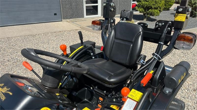 Solis S26 Limited Edition i sort 6+2 Gearmaskine med Ser - Τρακτέρ: φωτογραφία 2 Solis S26 Limited Edition i sort 6+2 Gearmaskine med Ser - Τρακτέρ: φωτογραφία 2
