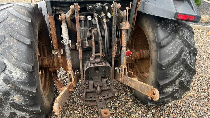 Valmet 455 Med en slags frontlift - Τρακτέρ: φωτογραφία 4 Valmet 455 Med en slags frontlift - Τρακτέρ: φωτογραφία 4