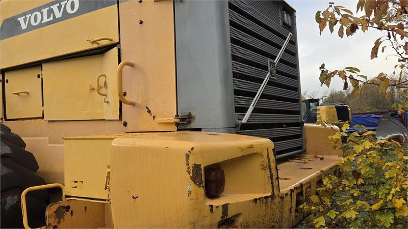 Volvo 330D med skovl - Ελαστιχοφόρος φορτωτής: φωτογραφία 4 Volvo 330D med skovl - Ελαστιχοφόρος φορτωτής: φωτογραφία 4