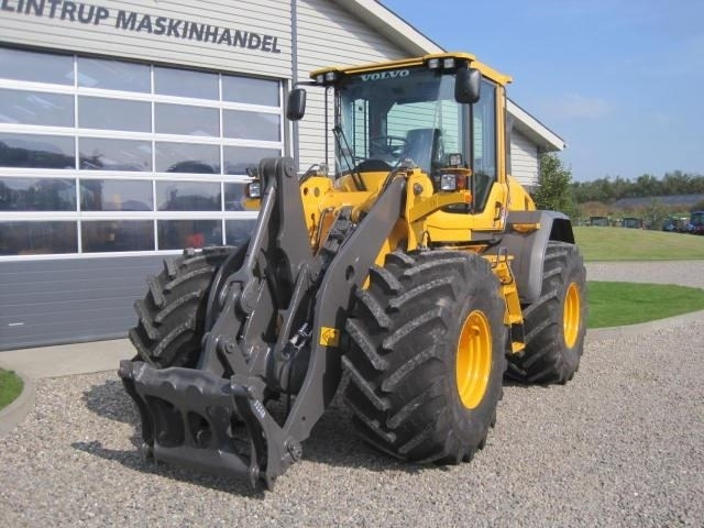 Volvo 750/65R26 Traktor hjul - Ελαστιχοφόρος φορτωτής: φωτογραφία 4 Volvo 750/65R26 Traktor hjul - Ελαστιχοφόρος φορτωτής: φωτογραφία 4