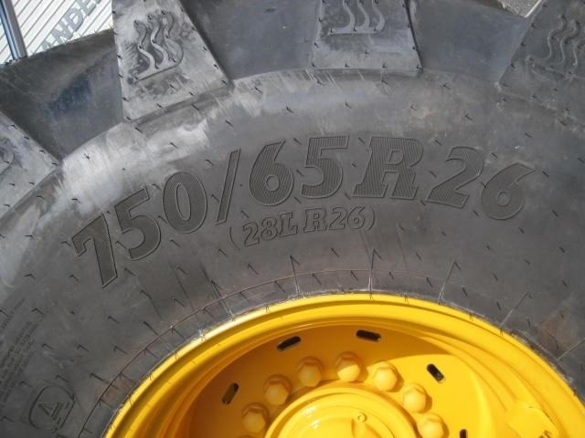 Volvo 750/65R26 Traktor hjul - Ελαστιχοφόρος φορτωτής: φωτογραφία 3 Volvo 750/65R26 Traktor hjul - Ελαστιχοφόρος φορτωτής: φωτογραφία 3