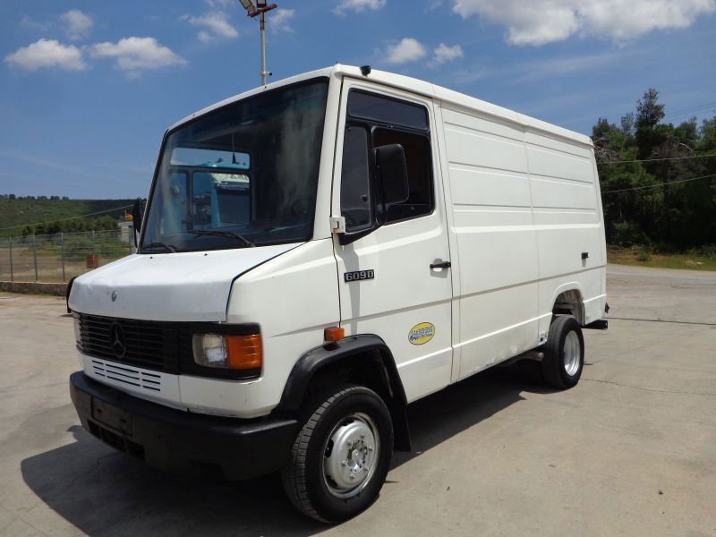 Mercedes-Benz Sprinter Mercedes Benz 609D - Βαν: φωτογραφία 1 Mercedes-Benz Sprinter Mercedes Benz 609D - Βαν: φωτογραφία 1