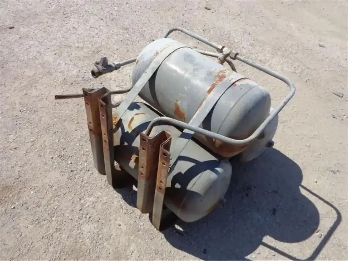 Volvo Airtanks From Volvo F88-F89 - Εξαρτήματα φρένων για Φορτηγό: φωτογραφία 4 Volvo Airtanks From Volvo F88-F89 - Εξαρτήματα φρένων για Φορτηγό: φωτογραφία 4