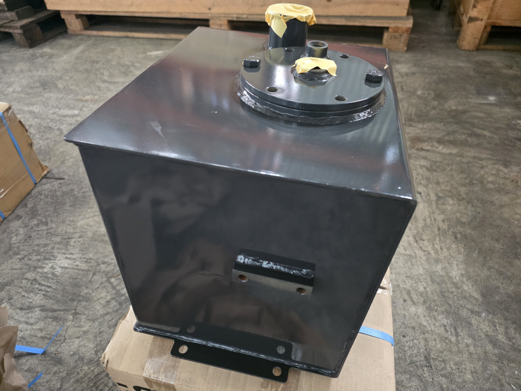 Case 31MJ-01016CG - 31MJ-01016 - Υδραυλική δεξαμενή για Κατασκευή μηχανήματα: φωτογραφία 1 Case 31MJ-01016CG - 31MJ-01016 - Υδραυλική δεξαμενή για Κατασκευή μηχανήματα: φωτογραφία 1