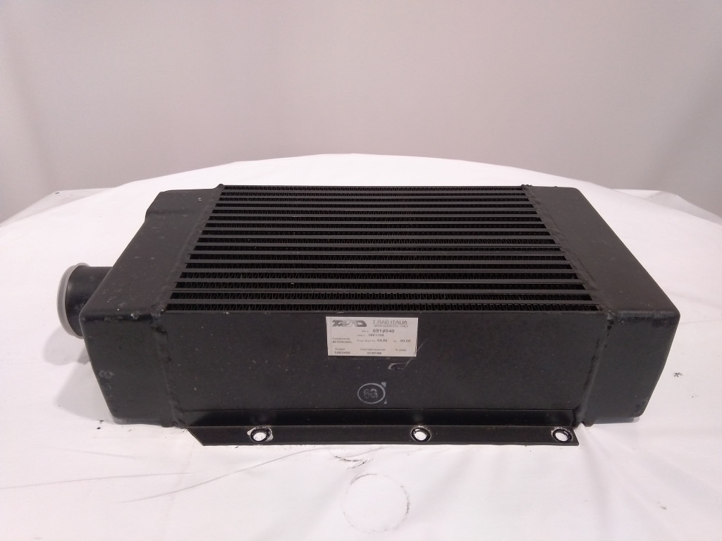 Case 6914940 - Ενδιάμεσος ψύκτης για Κατασκευή μηχανήματα: φωτογραφία 1 Case 6914940 - Ενδιάμεσος ψύκτης για Κατασκευή μηχανήματα: φωτογραφία 1