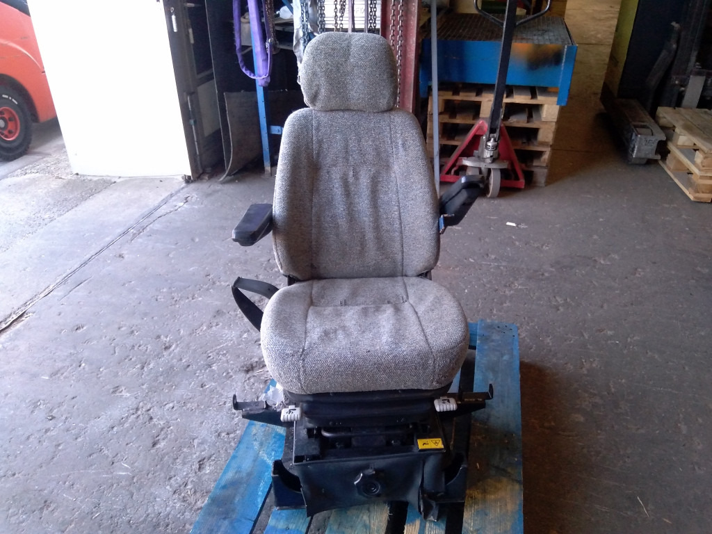 Hitachi EX750-5 - - Kάθισμα για Κατασκευή μηχανήματα: φωτογραφία 1 Hitachi EX750-5 - - Kάθισμα για Κατασκευή μηχανήματα: φωτογραφία 1