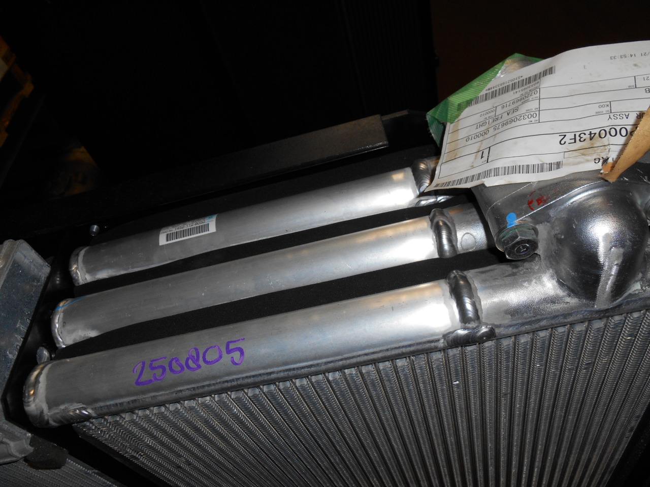 Kobelco LC05P00043F2 - LC05P00043S002 - Ψυγείο λαδιού για Κατασκευή μηχανήματα: φωτογραφία 2 Kobelco LC05P00043F2 - LC05P00043S002 - Ψυγείο λαδιού για Κατασκευή μηχανήματα: φωτογραφία 2