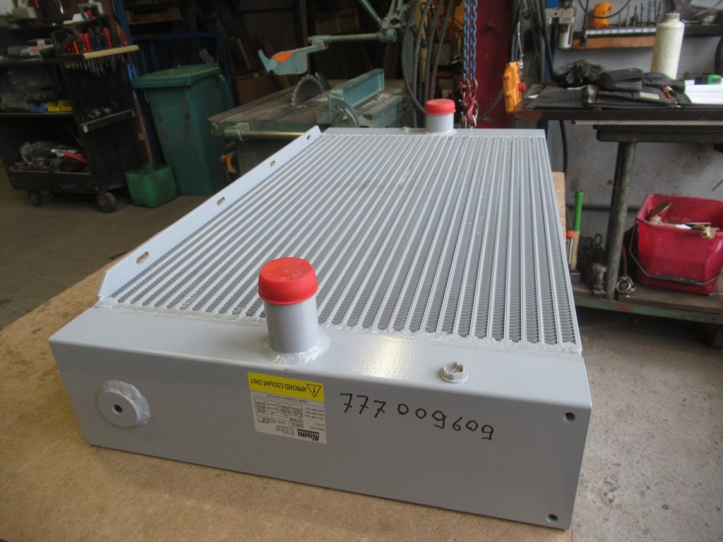 New Holland 6904526 - Ψυγείο αυτοκίνητο για Κατασκευή μηχανήματα: φωτογραφία 2 New Holland 6904526 - Ψυγείο αυτοκίνητο για Κατασκευή μηχανήματα: φωτογραφία 2