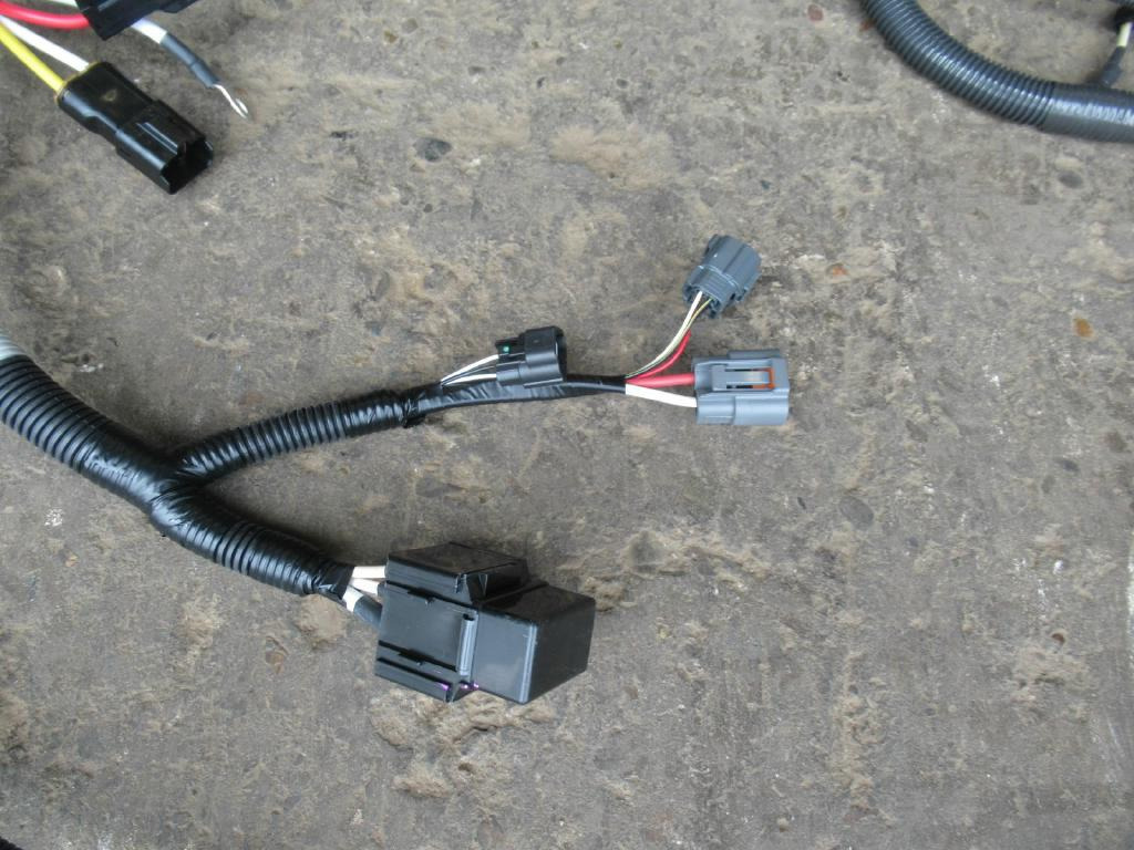 New Holland LF13E01056P2 - LF13E01056P1 - Καλώδιο/ Σύρματα για Κατασκευή μηχανήματα: φωτογραφία 2 New Holland LF13E01056P2 - LF13E01056P1 - Καλώδιο/ Σύρματα για Κατασκευή μηχανήματα: φωτογραφία 2
