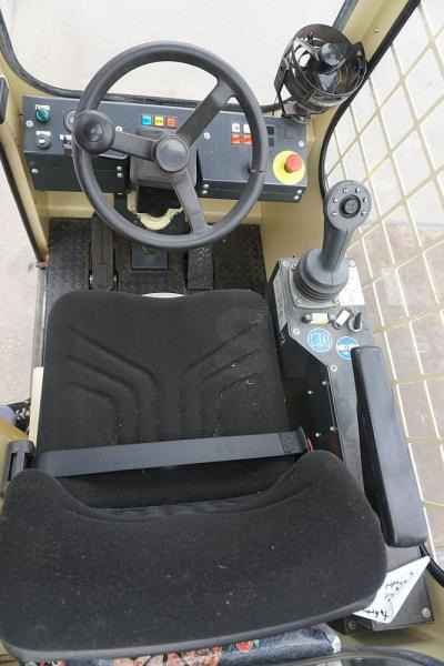 Hubtex S40E - Πλευρικοί φορτωτές: φωτογραφία 3 Hubtex S40E - Πλευρικοί φορτωτές: φωτογραφία 3
