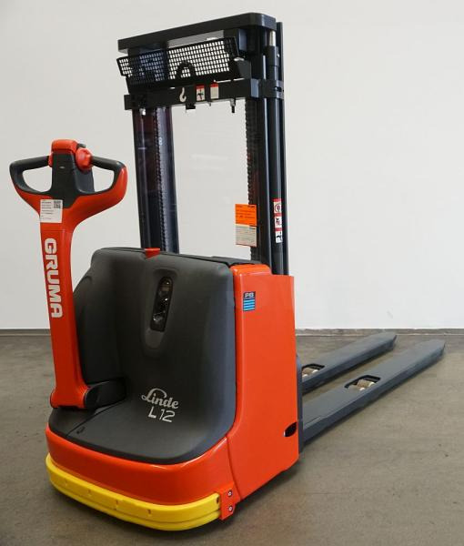 Linde L 12 1172-01 - Μηχάνημα στοίβαξης: φωτογραφία 1 Linde L 12 1172-01 - Μηχάνημα στοίβαξης: φωτογραφία 1