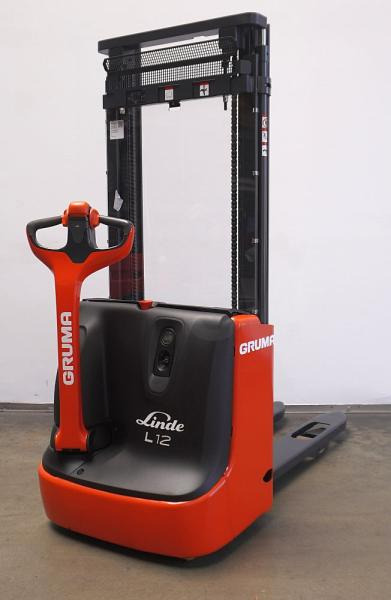 Linde L 12 1172 - Μηχάνημα στοίβαξης: φωτογραφία 1 Linde L 12 1172 - Μηχάνημα στοίβαξης: φωτογραφία 1